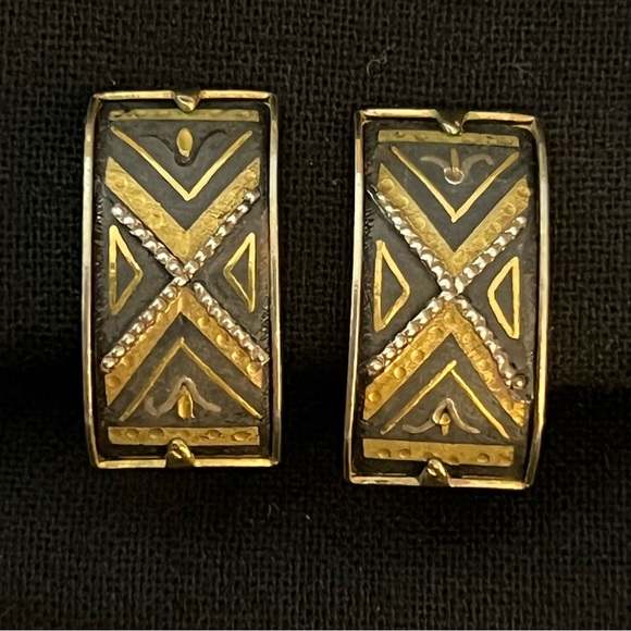 Vintage Damascene Clip on Earrings - Picture 8 of 11